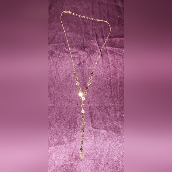 Elegant Gold Chain Necklace - Picture 2 of 5